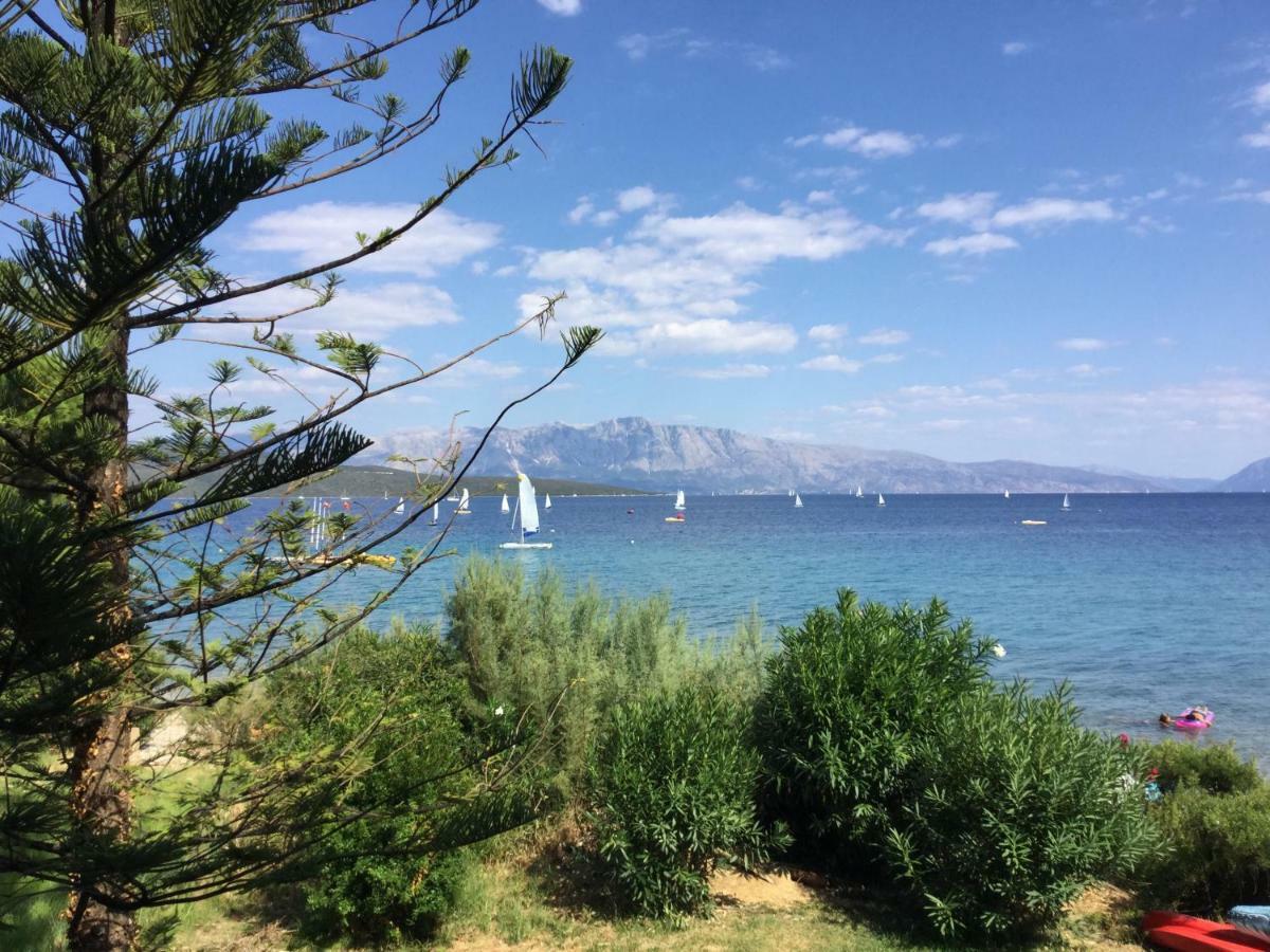 Lefkada Beachfront Apartment Nikiana Bagian luar foto