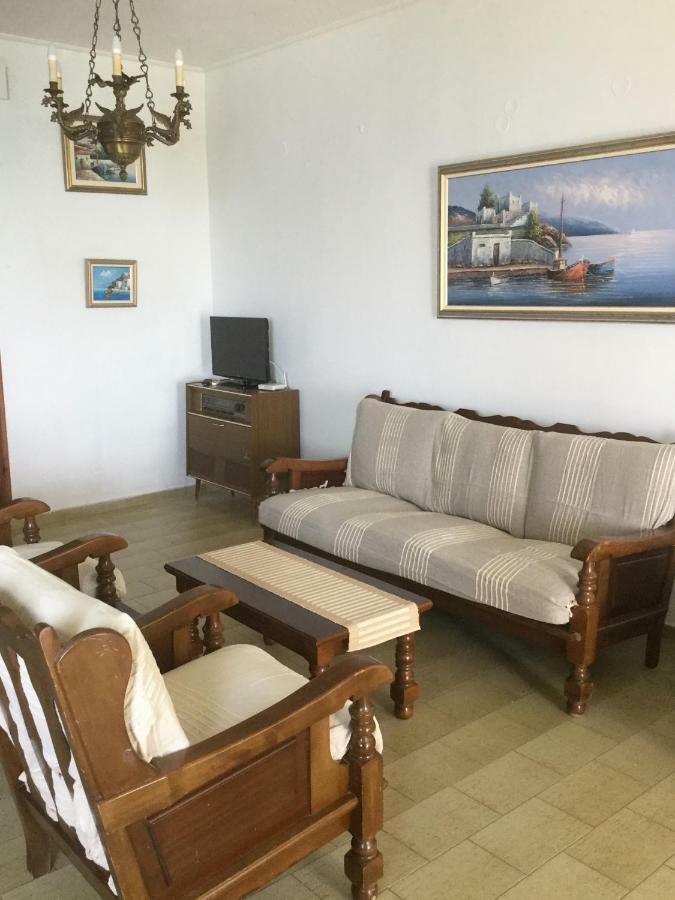 Lefkada Beachfront Apartment Nikiana Bagian luar foto