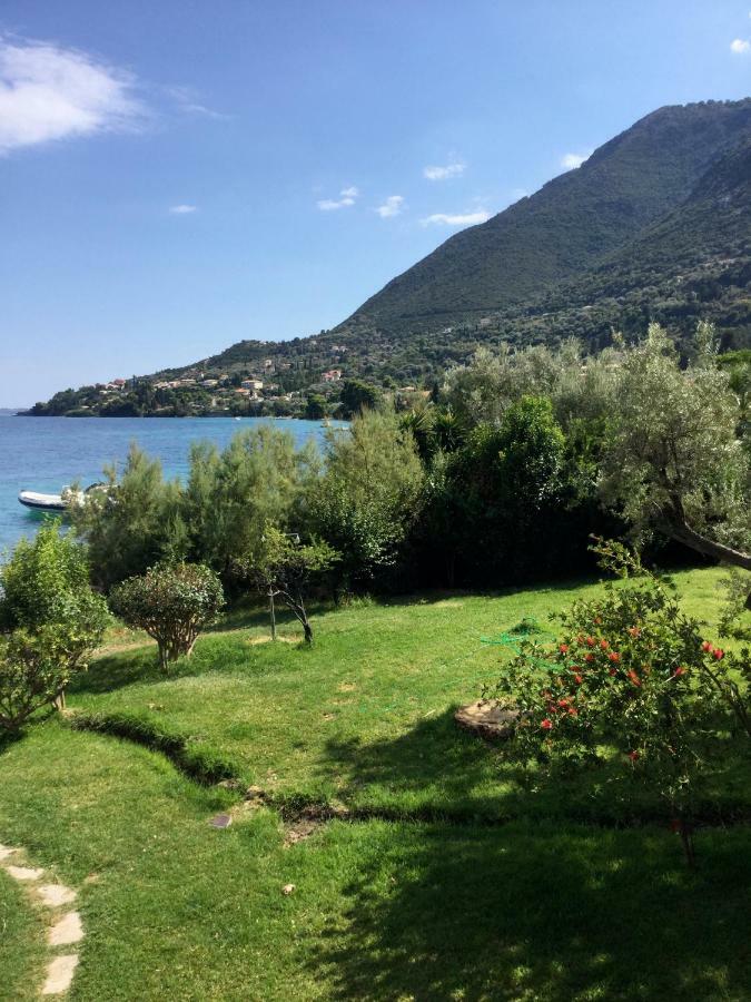 Lefkada Beachfront Apartment Nikiana Bagian luar foto