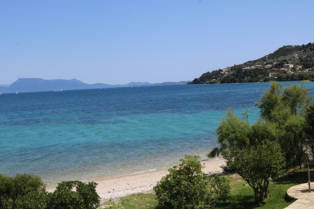 Lefkada Beachfront Apartment Nikiana Bagian luar foto